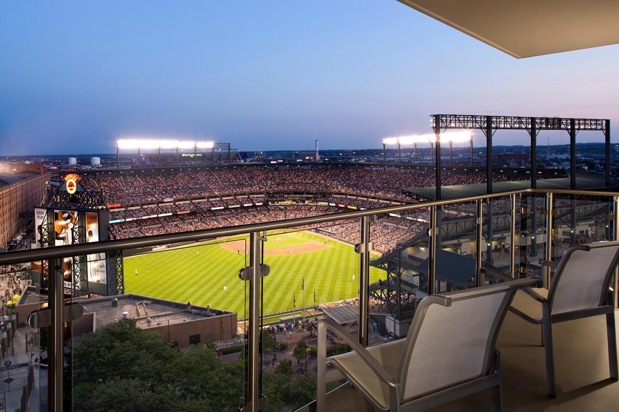 Parlor Room Ballpark View,1540610077:JPEG